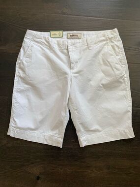 Old Navy White Bermuda Shorts Classic Summer Preppy Size 8